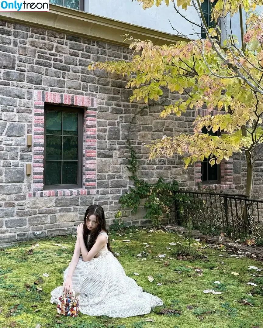 Jisoo голая photo #0869 (BLACKPINK / qenshizu / sooyaaa__)