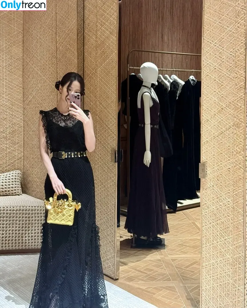 Jisoo голая photo #0900 (BLACKPINK / qenshizu / sooyaaa__)