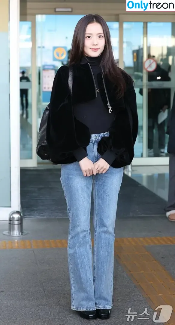 Jisoo голая photo #0921 (BLACKPINK / qenshizu / sooyaaa__)