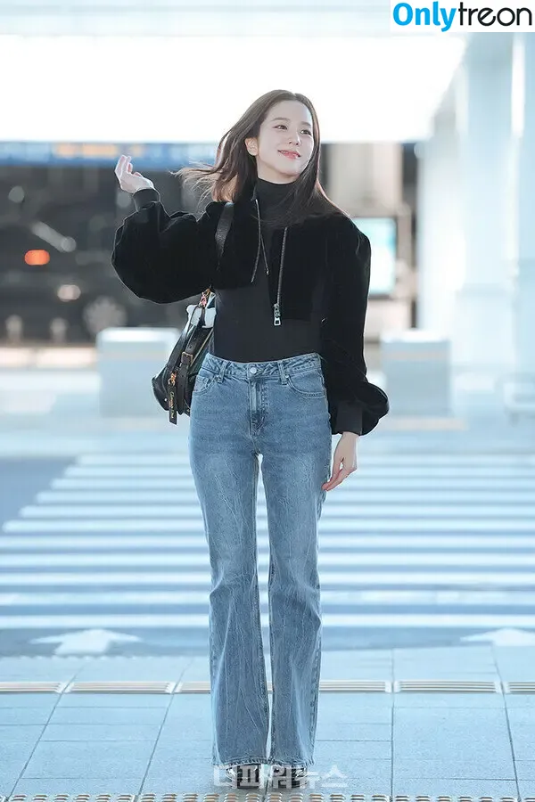 Jisoo голая photo #0924 (BLACKPINK / qenshizu / sooyaaa__)