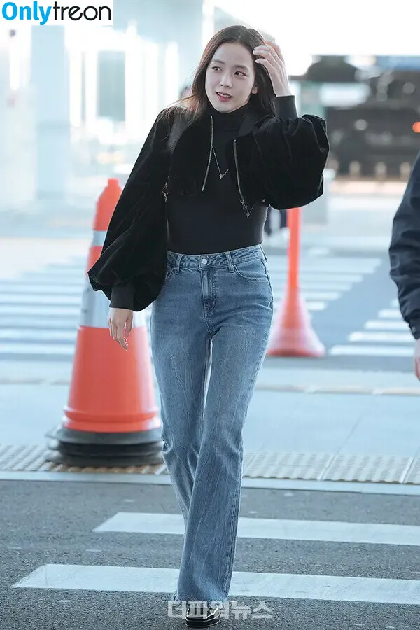 Jisoo голая photo #0925 (BLACKPINK / qenshizu / sooyaaa__)