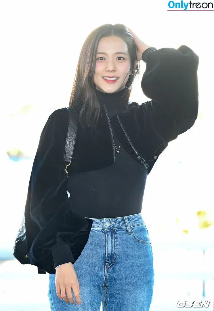 Jisoo голая photo #0933 (BLACKPINK / qenshizu / sooyaaa__)