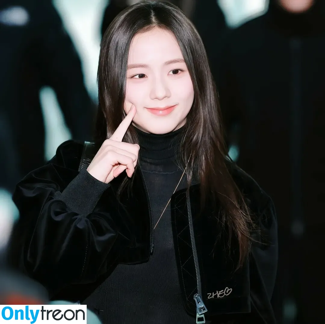 Jisoo голая photo #0938 (BLACKPINK / qenshizu / sooyaaa__)