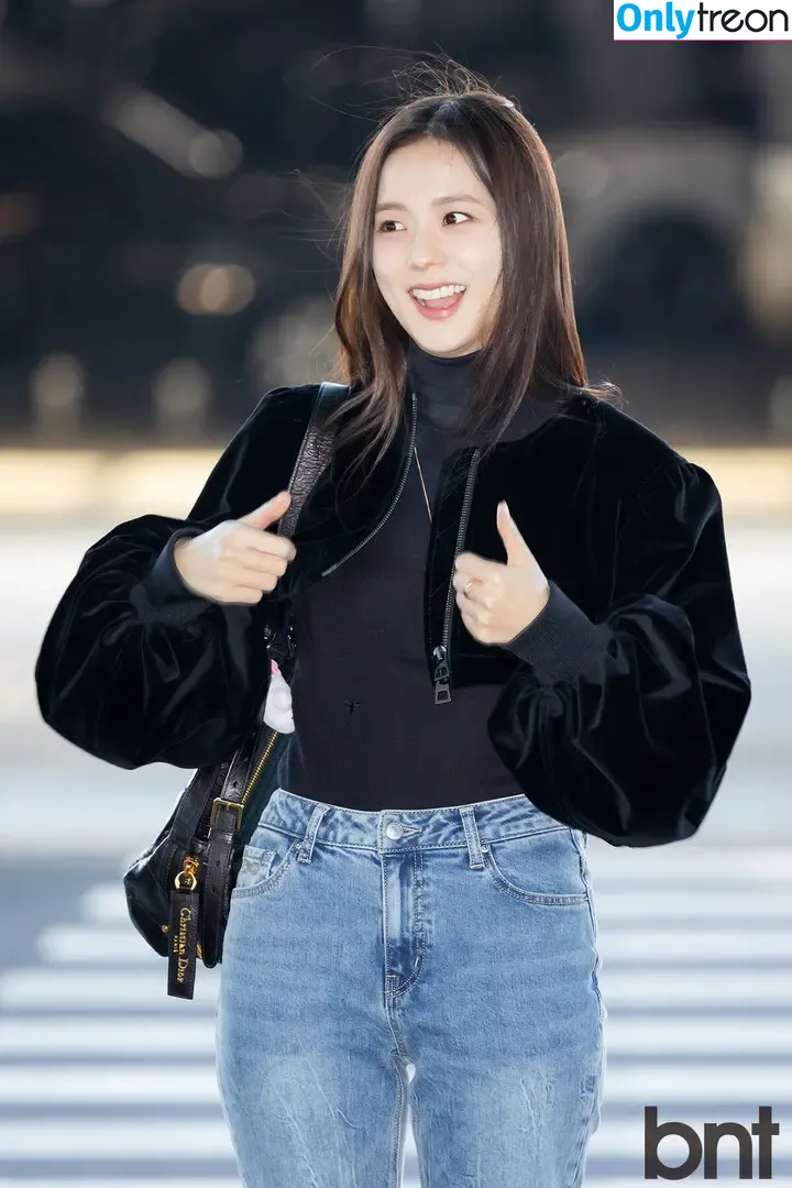 Jisoo голая photo #0945 (BLACKPINK / qenshizu / sooyaaa__)