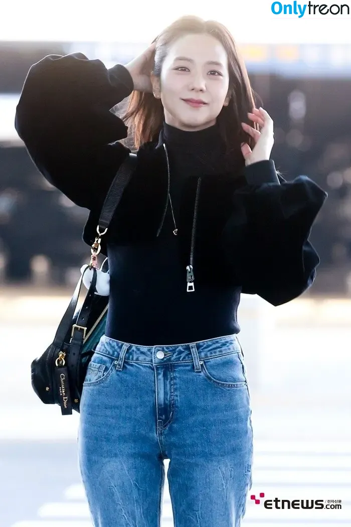 Jisoo голая photo #0947 (BLACKPINK / qenshizu / sooyaaa__)