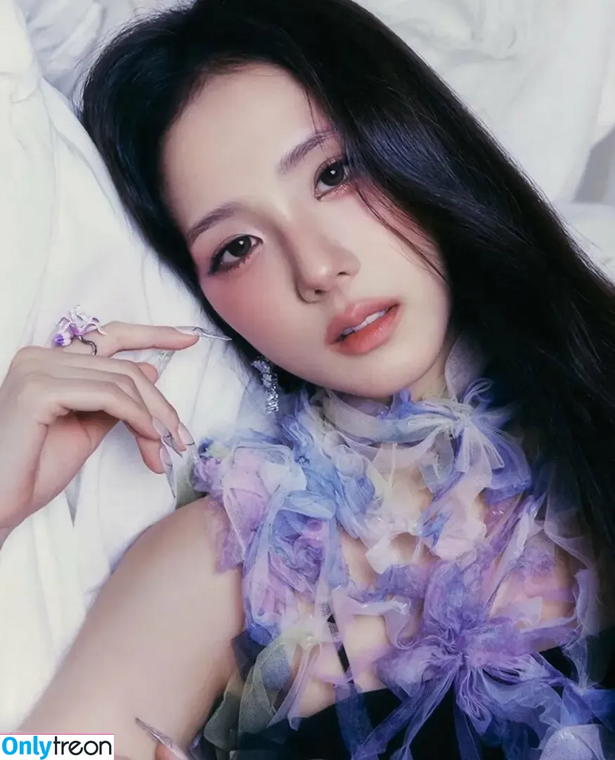 Jisoo голая photo #0971 (BLACKPINK / qenshizu / sooyaaa__)