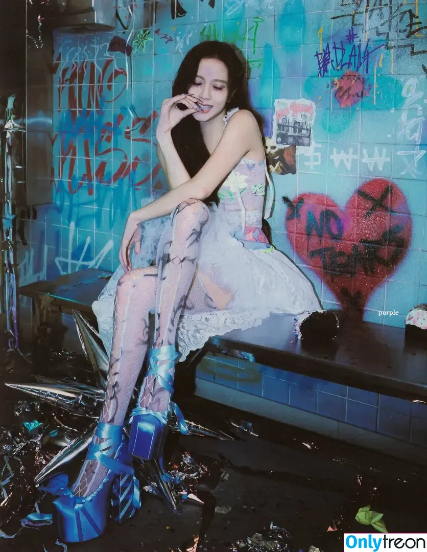 Jisoo nude photo #1059 (BLACKPINK / qenshizu / sooyaaa__)