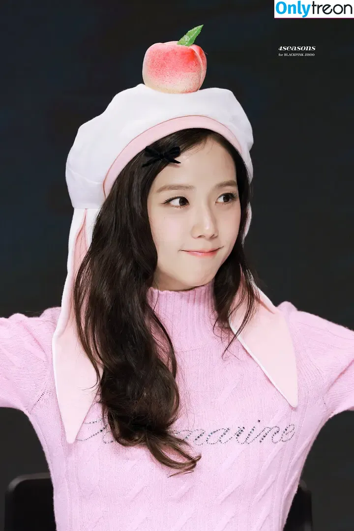 Jisoo nude photo #1126 (BLACKPINK / qenshizu / sooyaaa__)