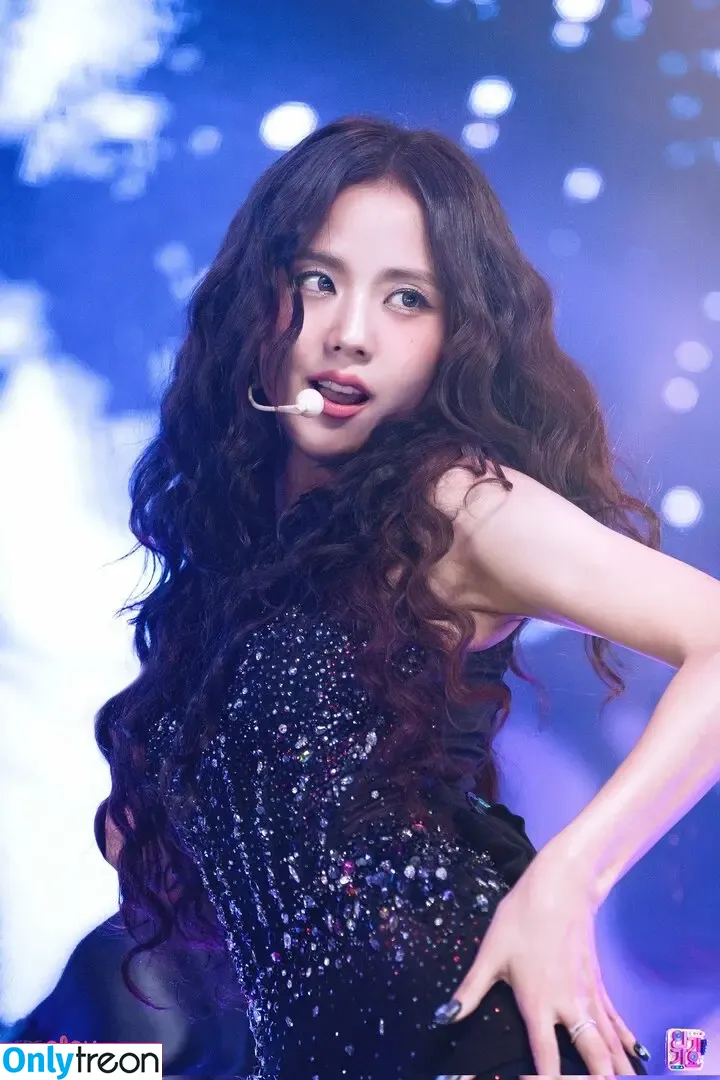 Jisoo nude photo #1133 (BLACKPINK / qenshizu / sooyaaa__)