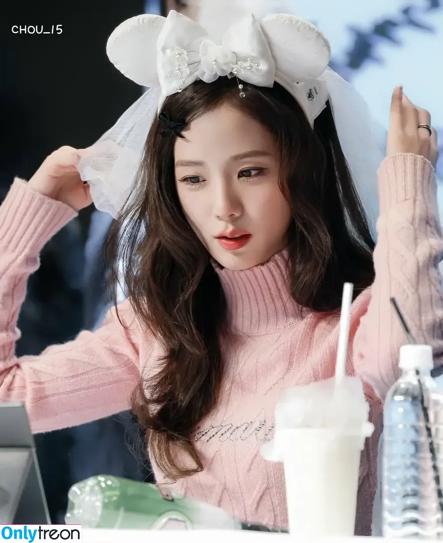 Jisoo nude photo #1136 (BLACKPINK / qenshizu / sooyaaa__)