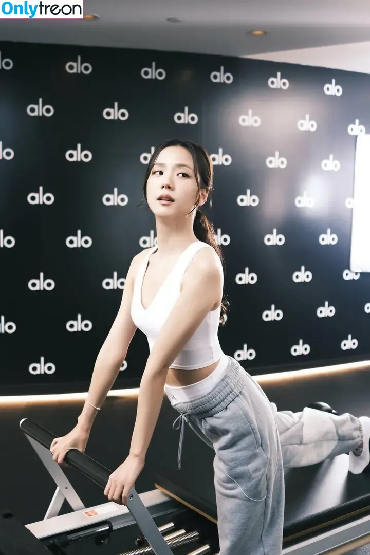 Jisoo голая photo #1454 (BLACKPINK / qenshizu / sooyaaa__)