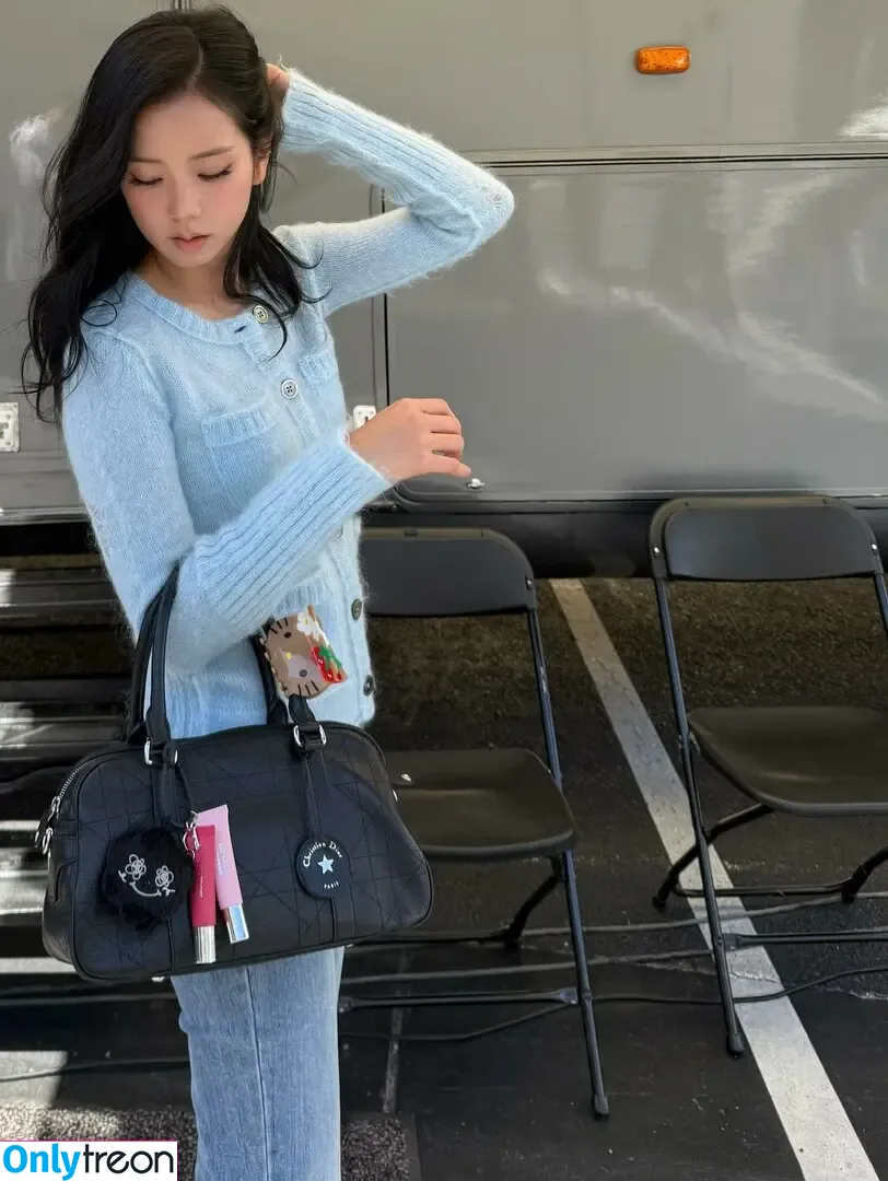 Jisoo голая photo #1470 (BLACKPINK / qenshizu / sooyaaa__)