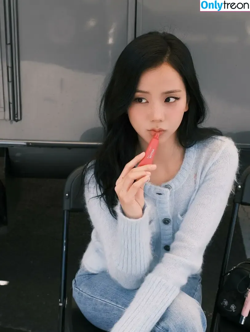 Jisoo голая photo #1471 (BLACKPINK / qenshizu / sooyaaa__)