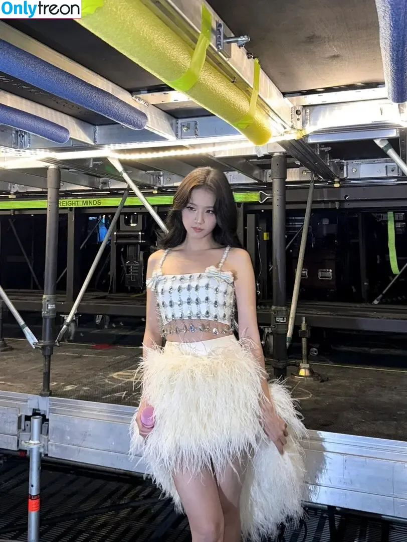 Jisoo nude photo #1701 (BLACKPINK / qenshizu / sooyaaa__)