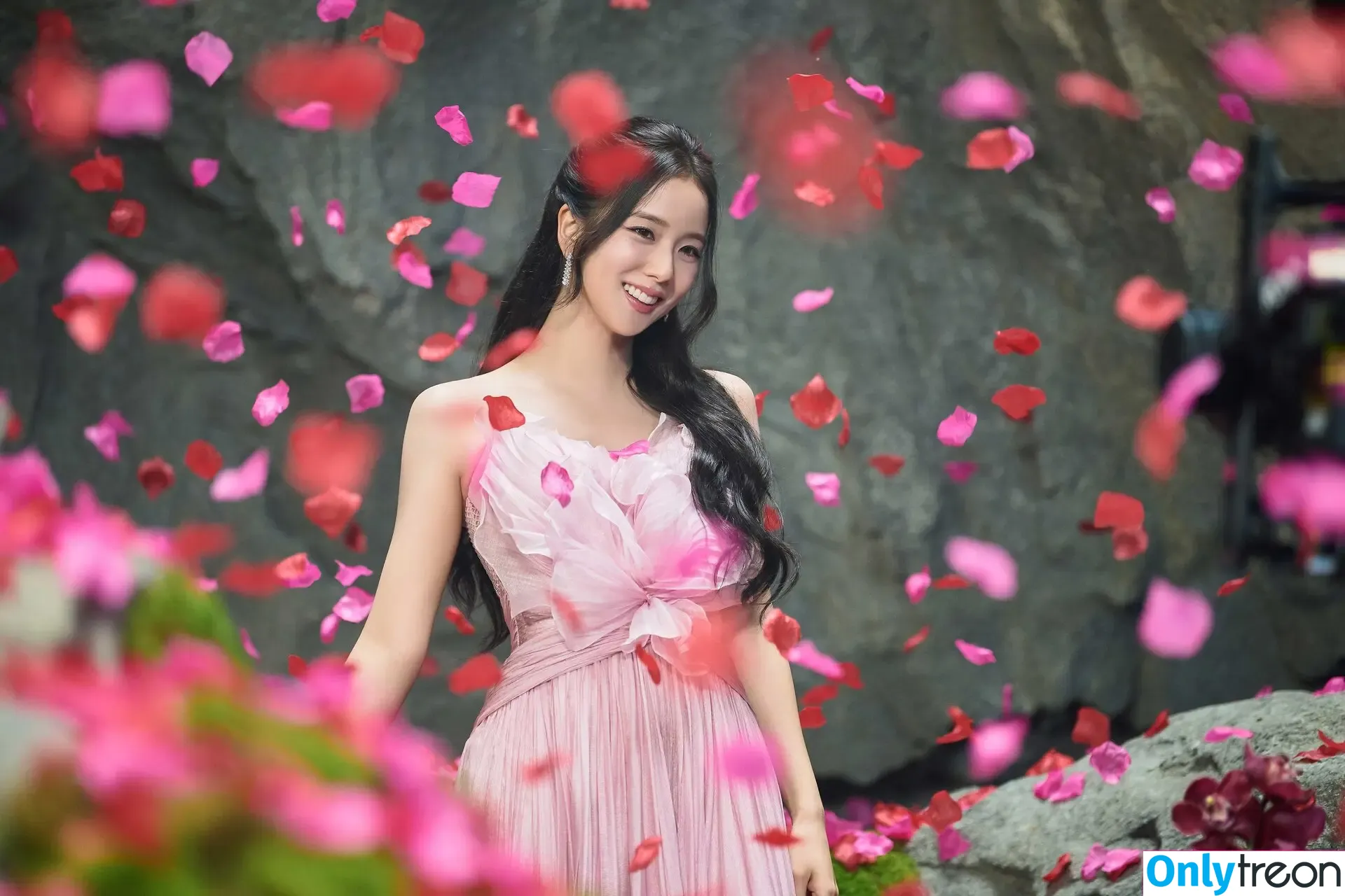 Jisoo nude photo #1709 (BLACKPINK / qenshizu / sooyaaa__)