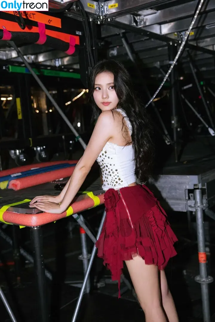 Jisoo nude photo #1715 (BLACKPINK / qenshizu / sooyaaa__)