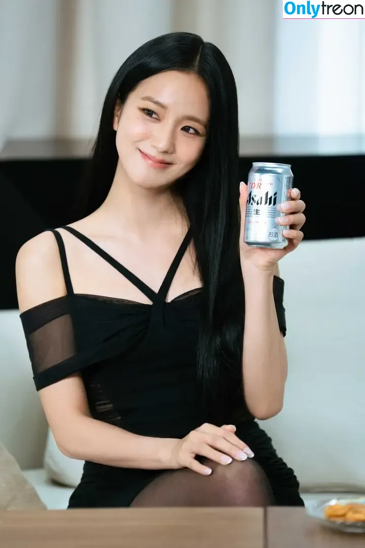 Jisoo nude photo #1754 (BLACKPINK / qenshizu / sooyaaa__)