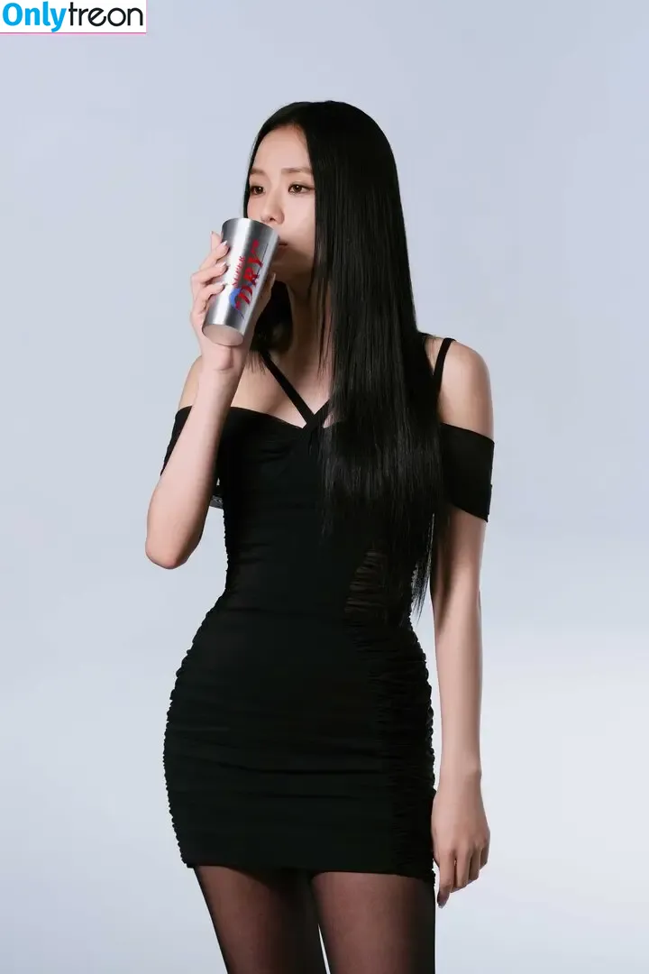 Jisoo nude photo #1756 (BLACKPINK / qenshizu / sooyaaa__)