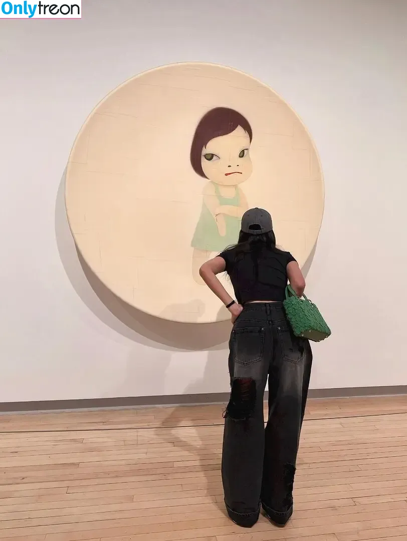 Jisoo nude photo #1773 (BLACKPINK / qenshizu / sooyaaa__)