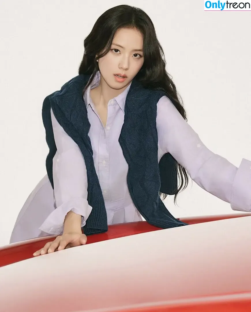 Jisoo nude photo #1799 (BLACKPINK / qenshizu / sooyaaa__)