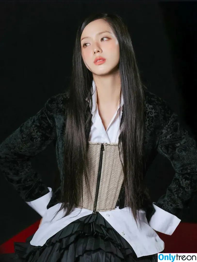Jisoo nude photo #1806 (BLACKPINK / qenshizu / sooyaaa__)
