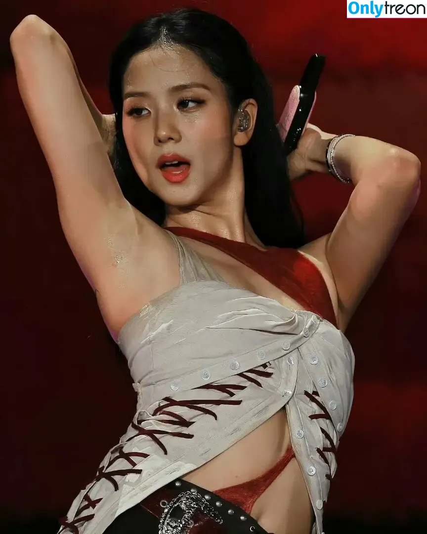 Jisoo nude photo #1811 (BLACKPINK / qenshizu / sooyaaa__)