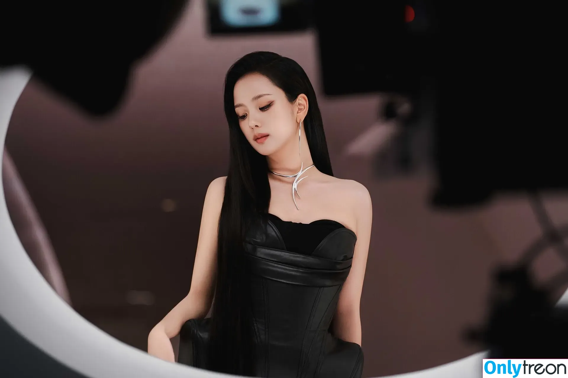 Jisoo nude photo #1846 (BLACKPINK / qenshizu / sooyaaa__)