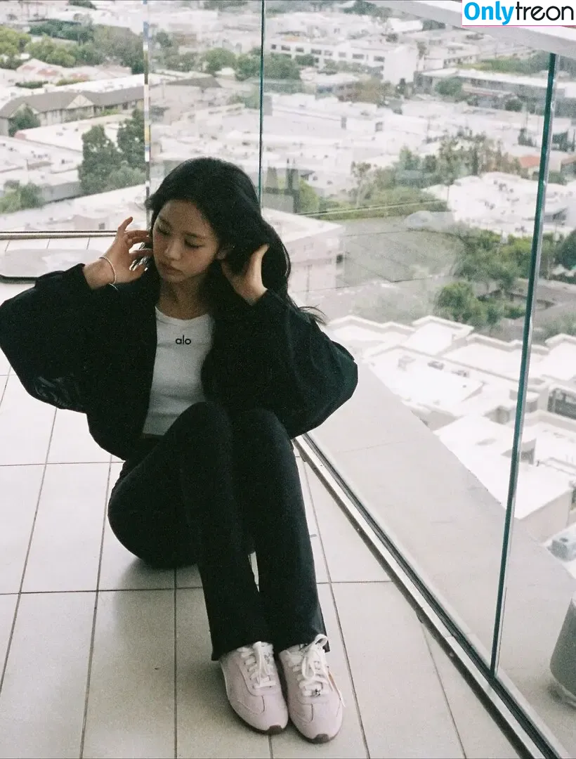 Jisoo голая photo #1863 (BLACKPINK / qenshizu / sooyaaa__)