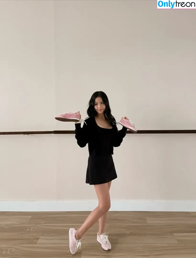 Jisoo голая photo #1864 (BLACKPINK / qenshizu / sooyaaa__)