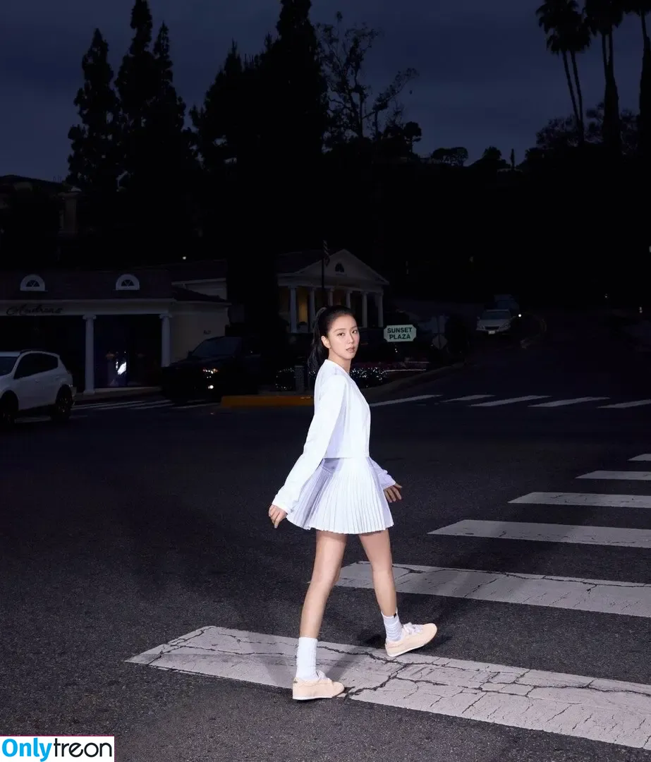 Jisoo голая photo #1875 (BLACKPINK / qenshizu / sooyaaa__)