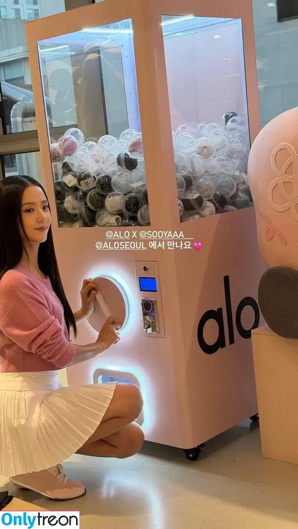 Jisoo голая photo #1892 (BLACKPINK / qenshizu / sooyaaa__)