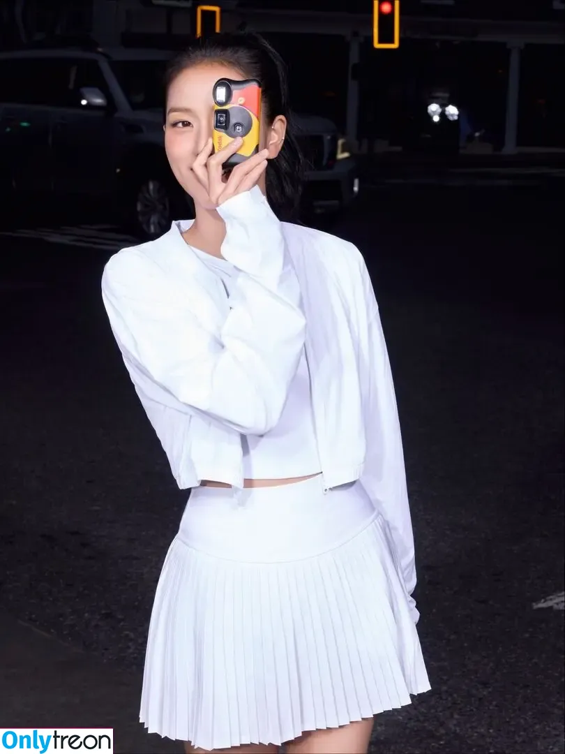 Jisoo голая photo #1902 (BLACKPINK / qenshizu / sooyaaa__)