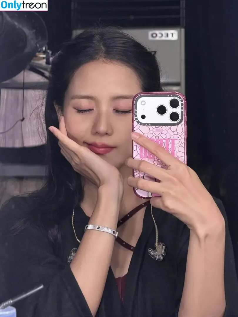 Jisoo голая photo #1907 (BLACKPINK / qenshizu / sooyaaa__)