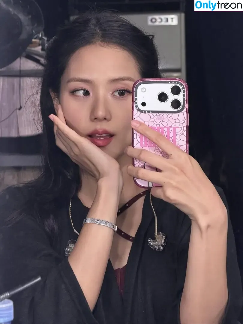 Jisoo голая photo #1908 (BLACKPINK / qenshizu / sooyaaa__)