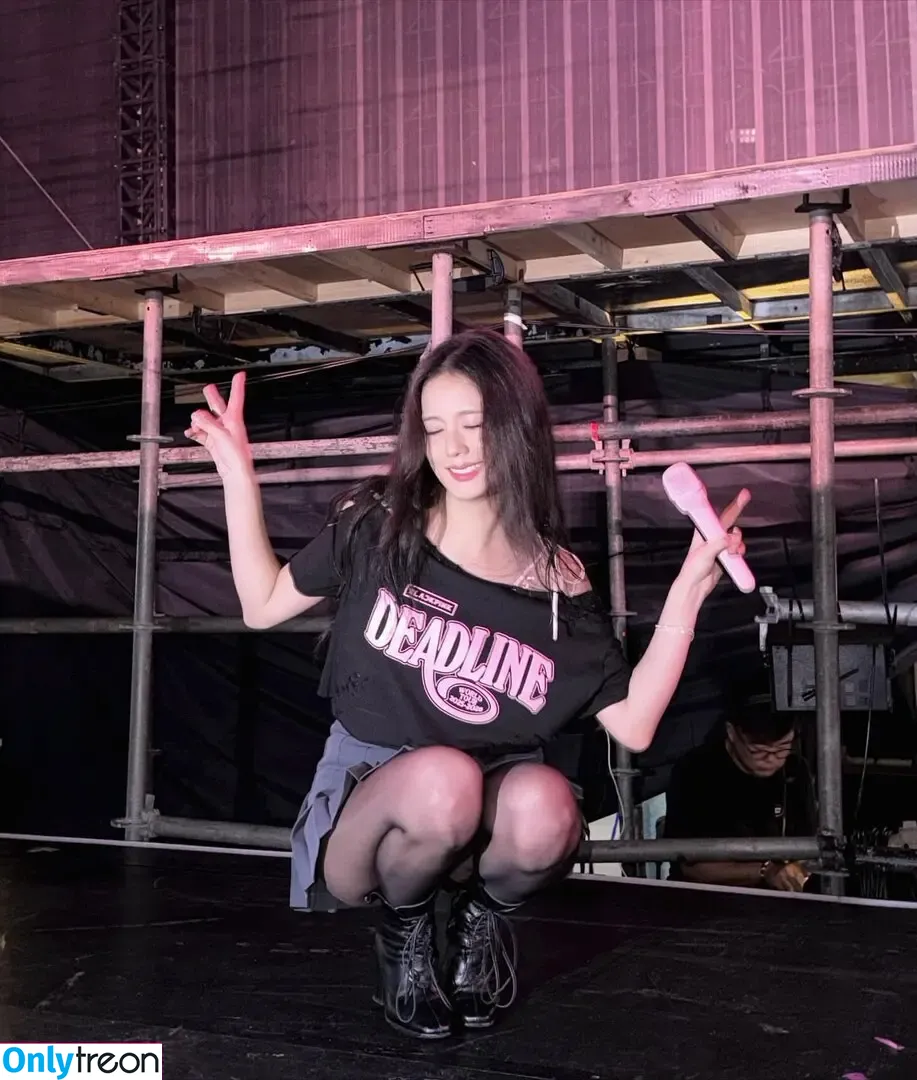 Jisoo голая photo #1914 (BLACKPINK / qenshizu / sooyaaa__)