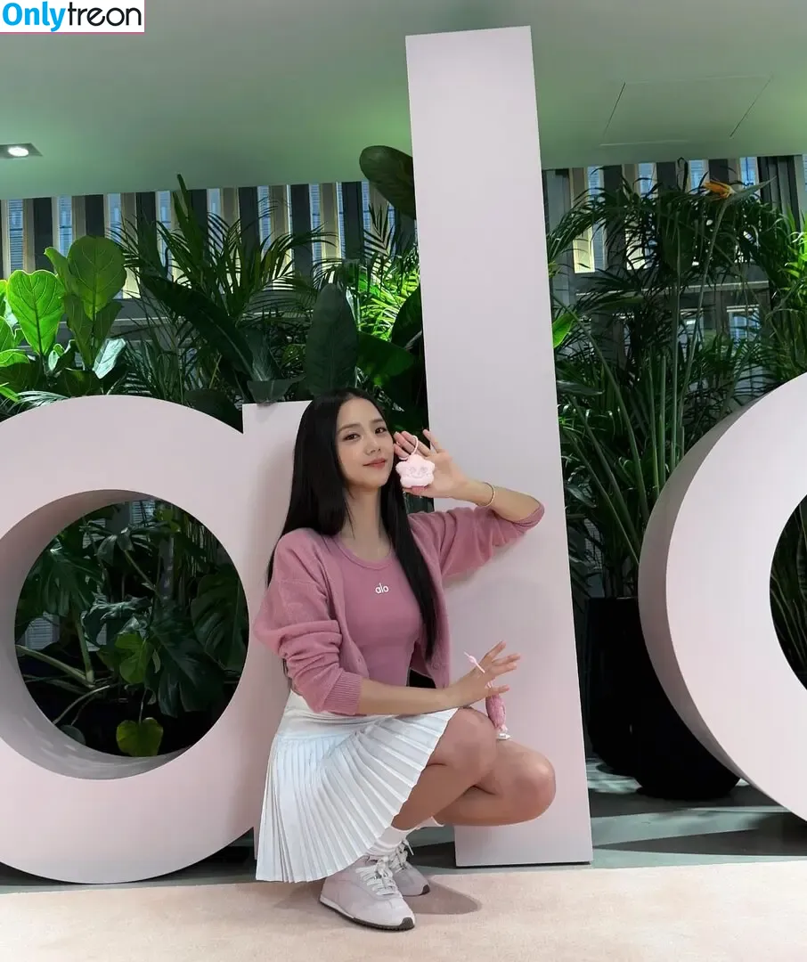 Jisoo голая photo #1919 (BLACKPINK / qenshizu / sooyaaa__)