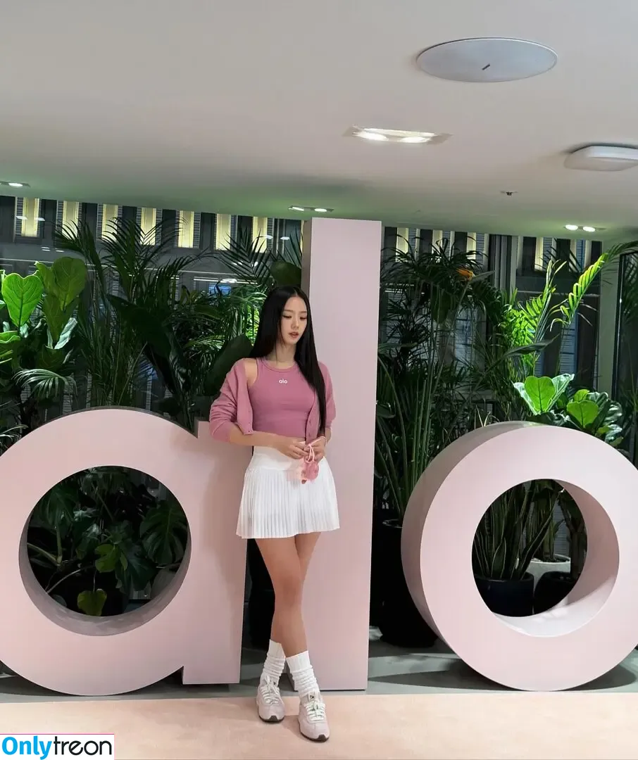 Jisoo голая photo #1920 (BLACKPINK / qenshizu / sooyaaa__)