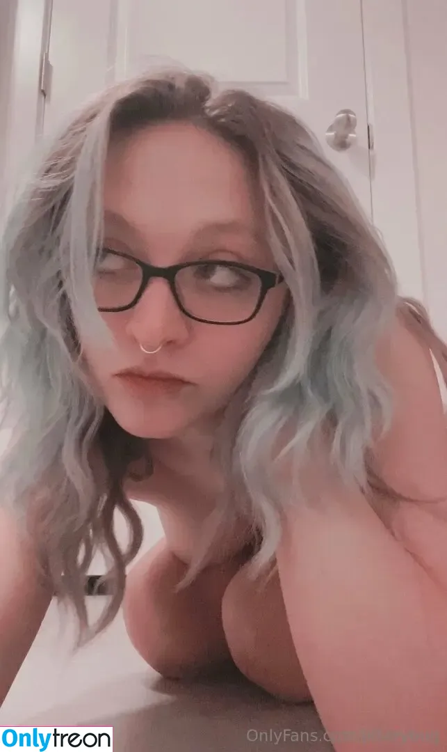 jitterybug nude photo #0104 (ittybittybugg_ / salemthebugg)