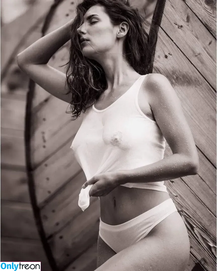 Jiwa Raga голая photo #0009 (Caro / caro_petitemodel)