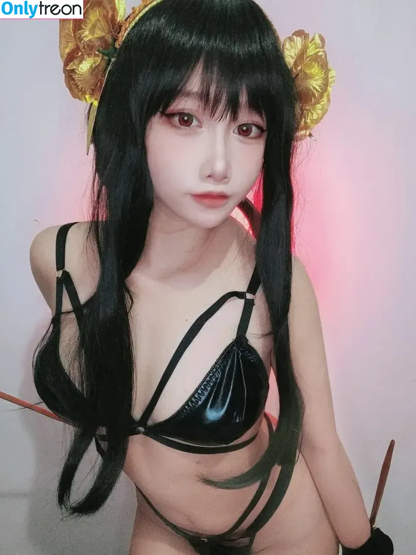 jjc_ellyn nude photo #0133 (celyn01)