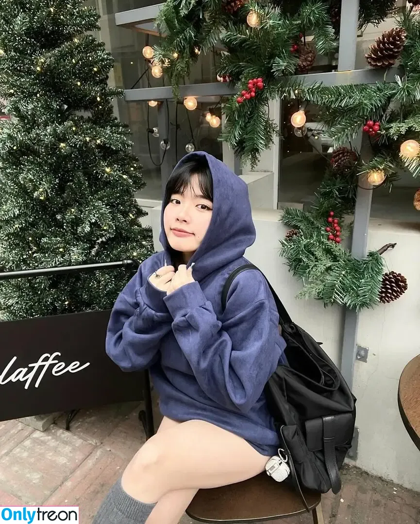 jjryhs nude photo #0011 (jade nguyen)