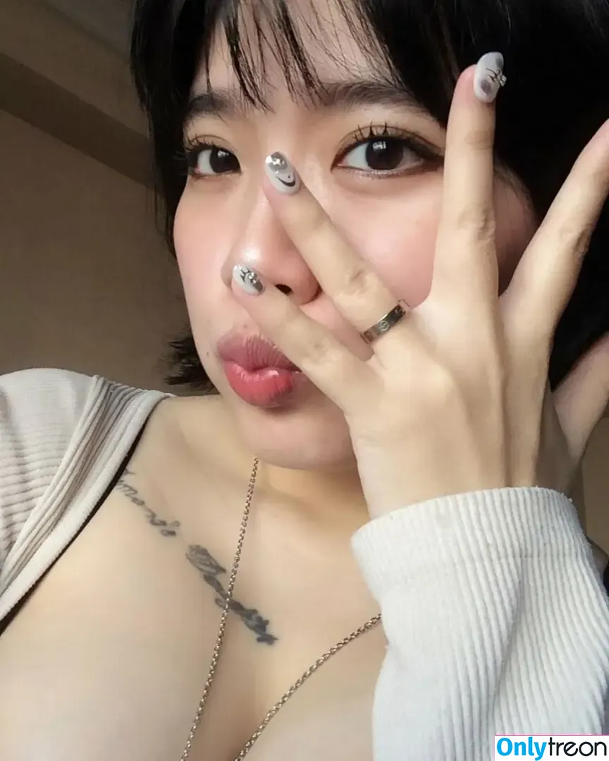 jjryhs nude photo #0054 (jade nguyen)