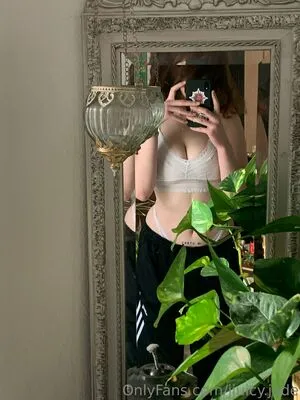 jjuicy.jade / lolosavo nude photo #0001