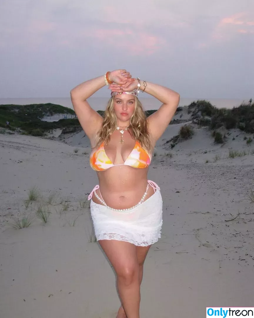 Joann Van Den Herik nude photo #0421 (Joannvdherik)