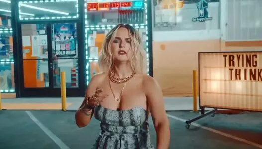 Joanna Jojo Levesque / iamjojo nude photo #0104