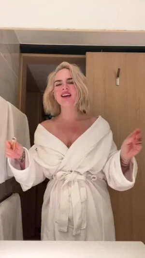 Joanna Jojo Levesque / iamjojo nude photo #0113