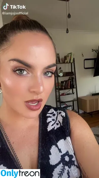 Joanna Jojo Levesque nude photo #0015 (iamjojo)