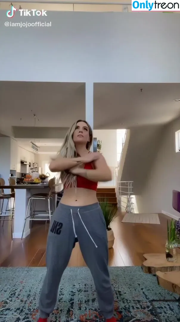 Joanna Jojo Levesque nude photo #0025 (iamjojo)