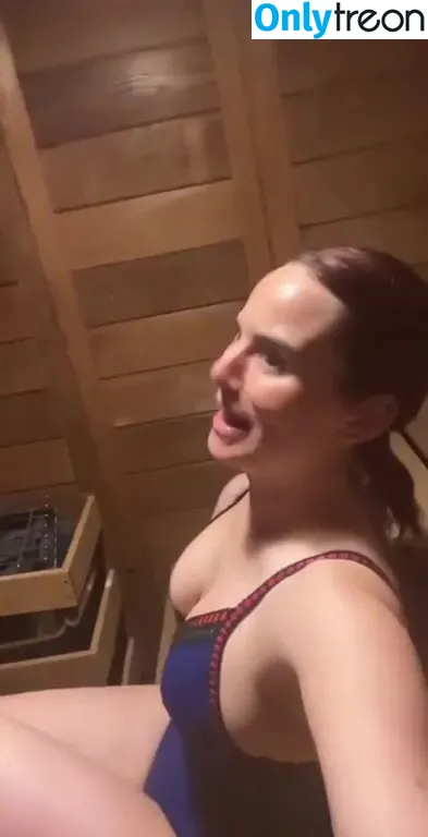 Joanna Jojo Levesque nude photo #0065 (iamjojo)