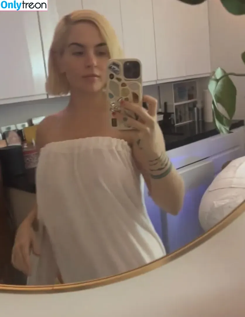 Joanna Jojo Levesque nude photo #0093 (iamjojo)